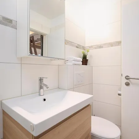 度假居 Luett Drosselhoern 1 拉博埃